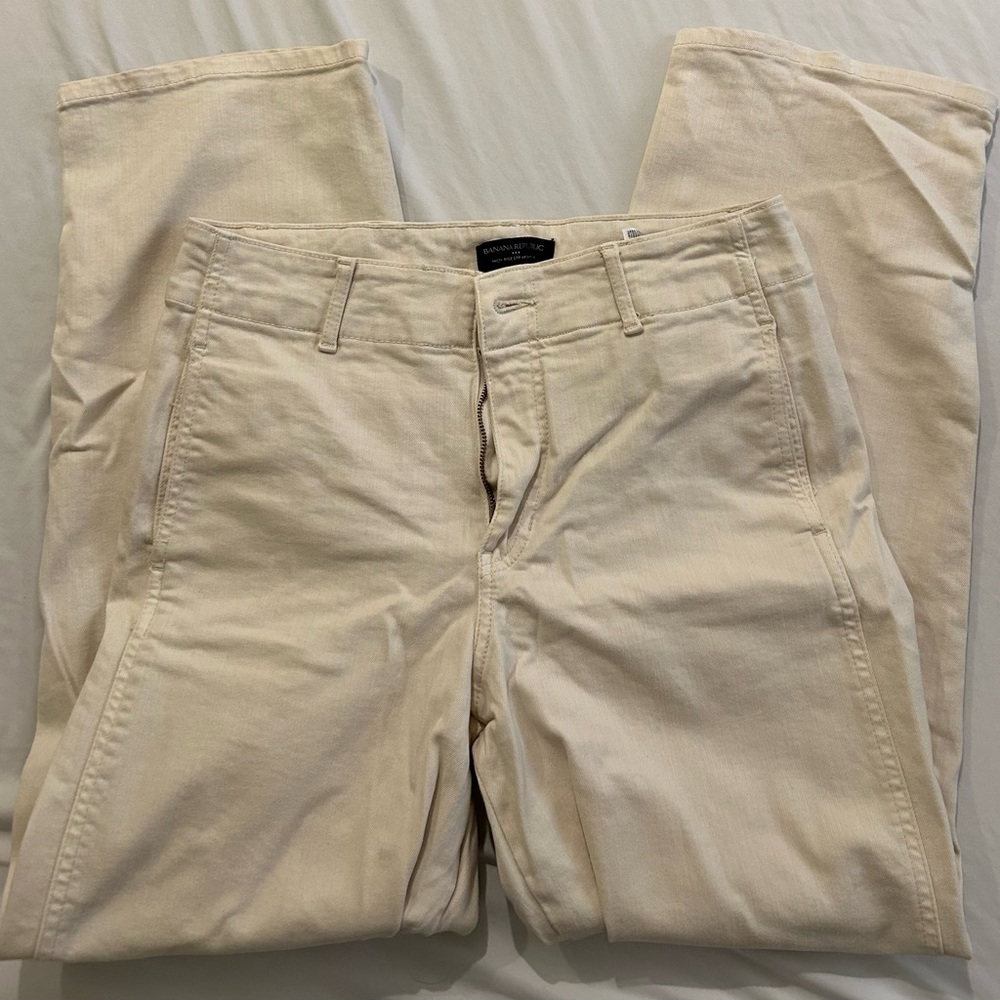Banana Republic Factory off-white/beige high rise straight leg jeans